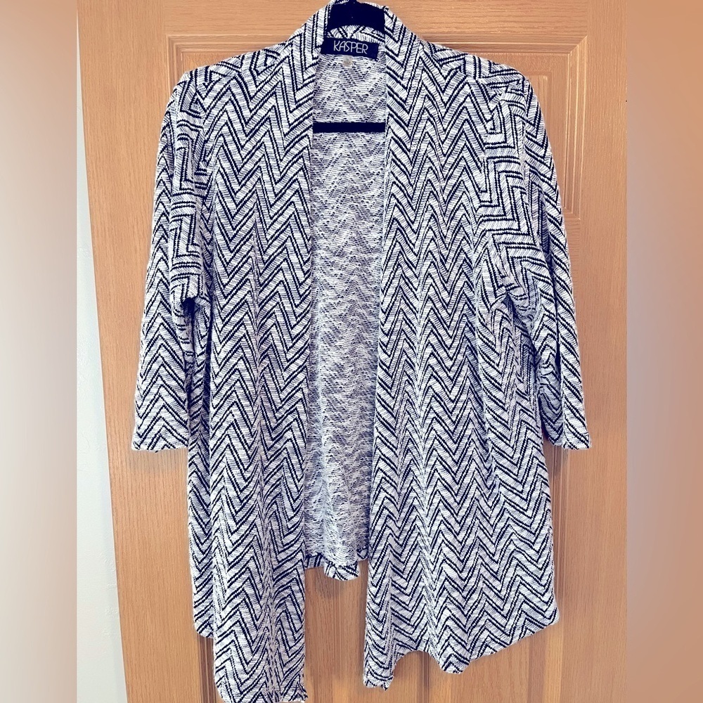 Kasper Women's Chevron Print Black/White Open Front Cardigan 3/4 Sleeves
